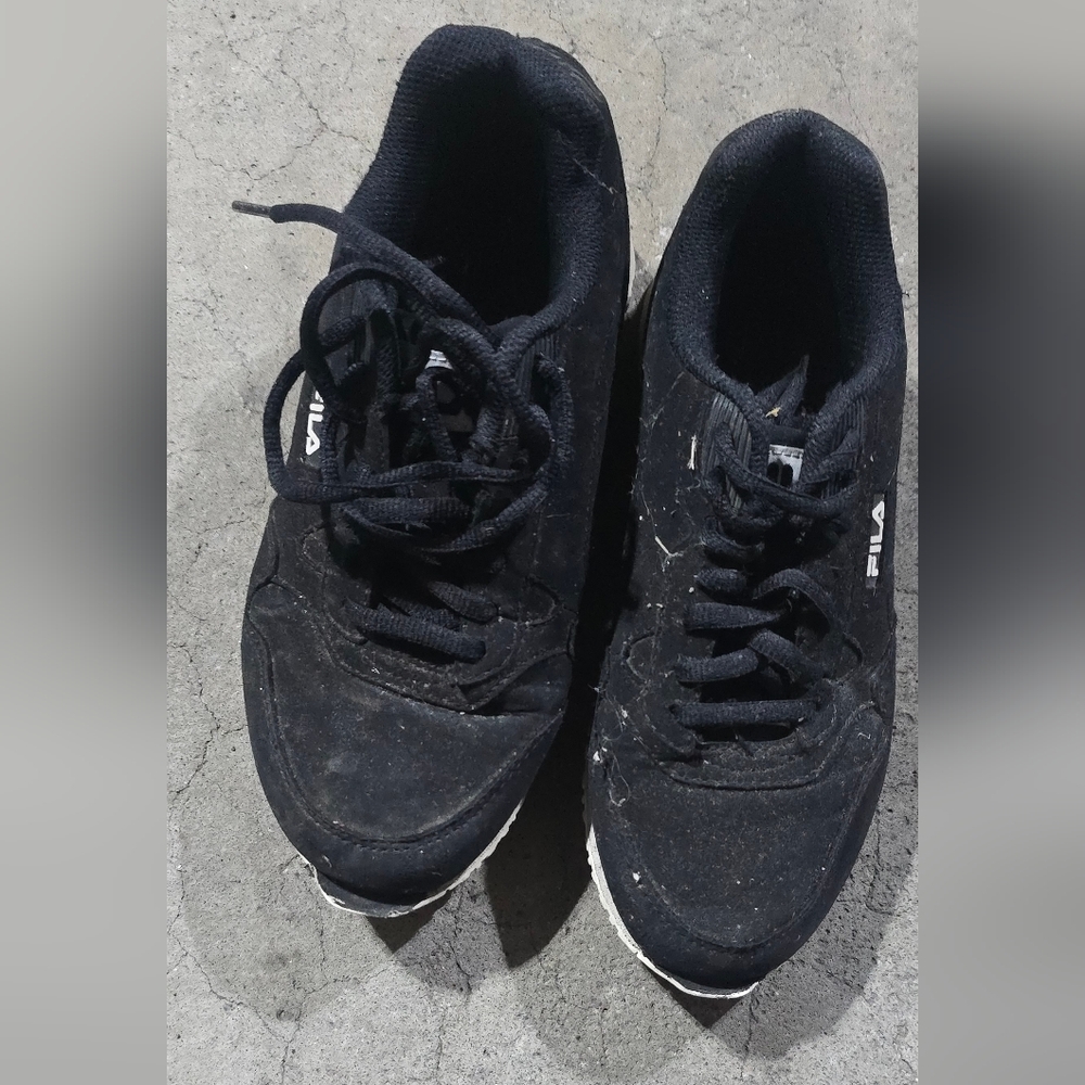 Fila Women’s Black Lace-Up Athletic Sneakers with White Accent